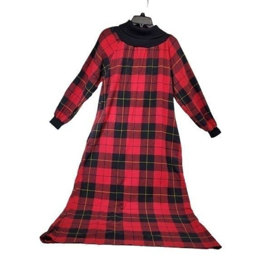 * Tartan place small plaid turtle neck 57" long pajama gown red black